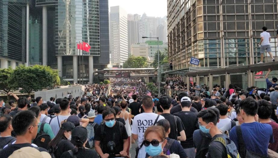 U.S. Congress Members Slam Apple for Removing an App Used by Protesters in Hong Kong