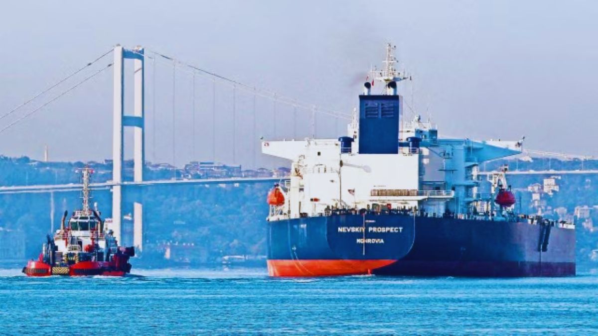 India Russian oil imports, Rosneft sanctions, Lukoil sanctions, U.S. sanctions Russia oil, Indian refiners, Russian crude oil, India energy security, Kpler data, oil imports decline, Russia-Ukraine war impact.