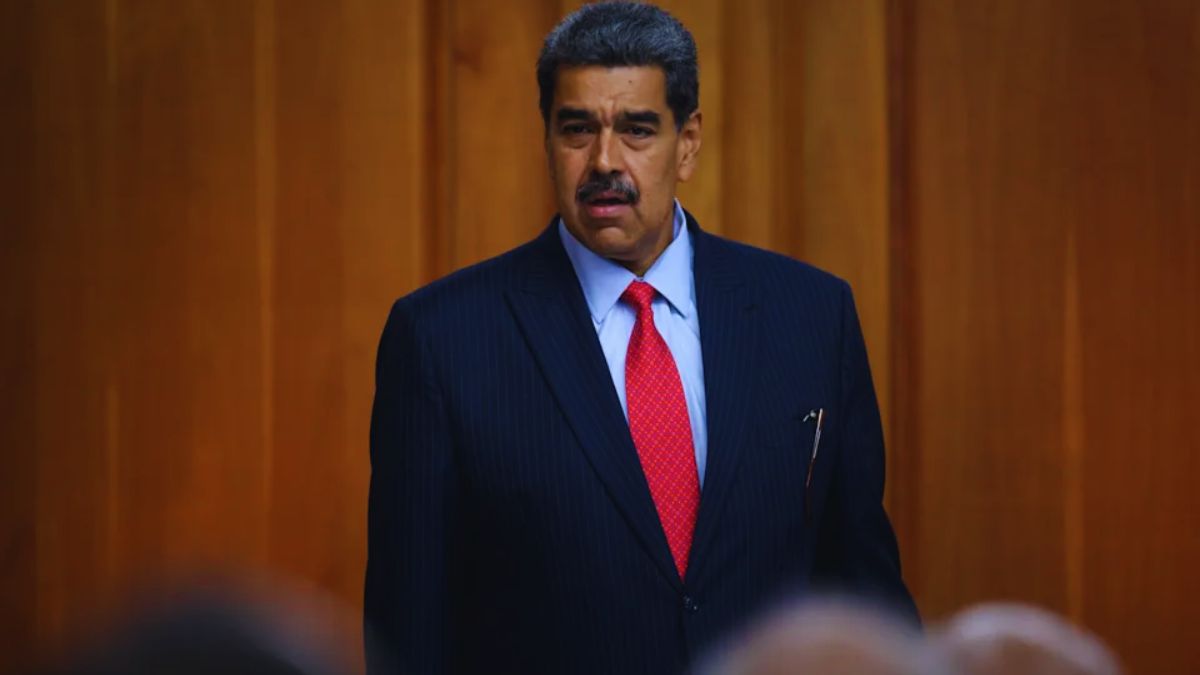 US seized tanker, Venezuela oil sanctions, Skipper VLCC seizure, US–Venezuela tensions, Trump tanker operation, illicit oil shipping network, PDVSA sanctions, Maduro regime crackdown, maritime interdiction, US military fast-rope raid, Venezuelan crude exports, Cuba oil shipments, geopolitical oil markets, sanctioned vessels, US maritime enforcement
